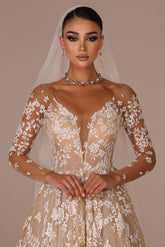 Chic Champagne A-Line V-Neck Illusion Sleeves Floor-Length Tulle Wedding Dresses With Appliques